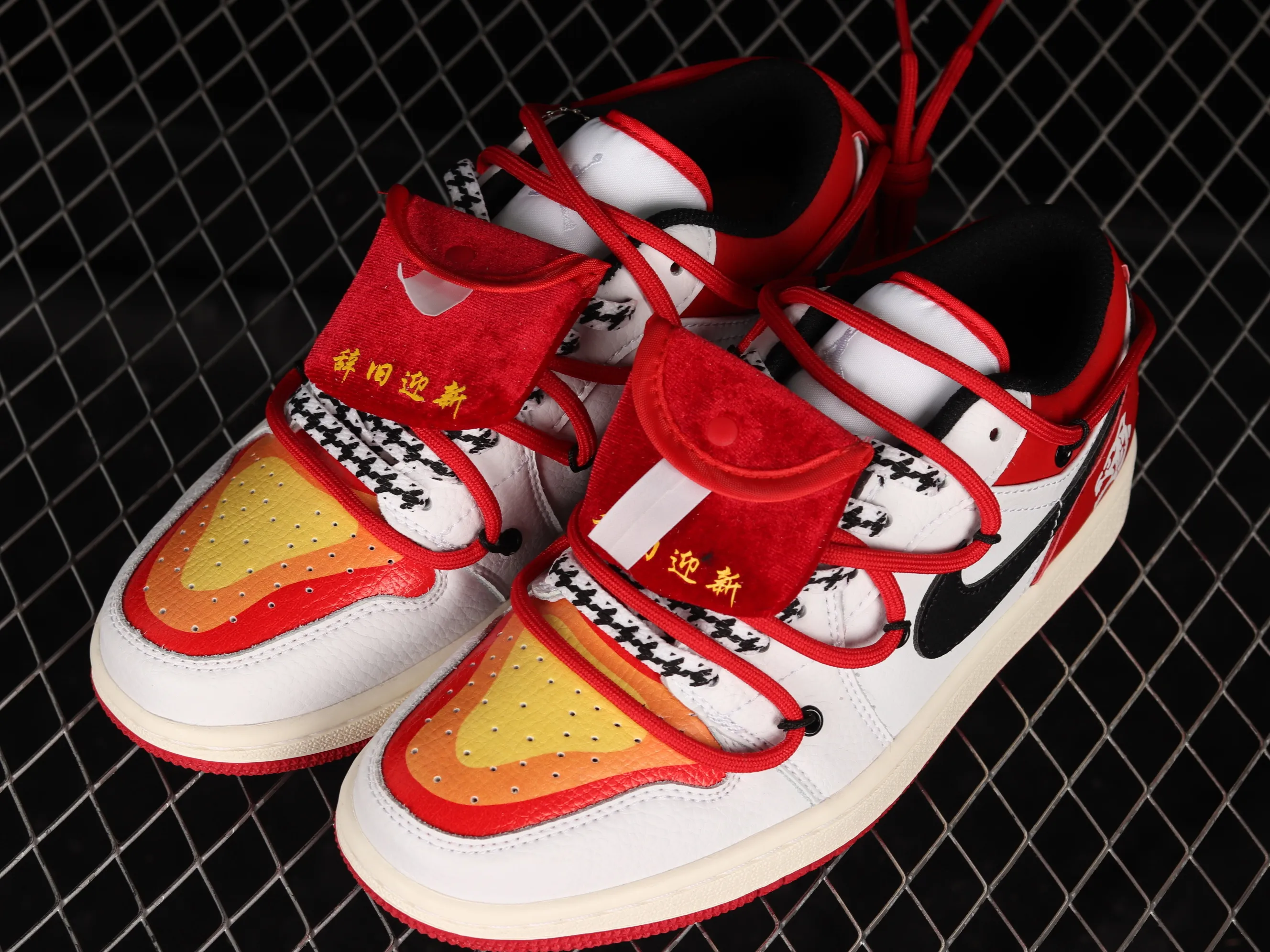 All categories Air Jordan Jordan series basketball shoes Air Jordan 1 Low Air Jordan 1 Low AJ1 Joe 1 customized version Vibe flavor deconstruction sports culture basketball shoes 553558-186